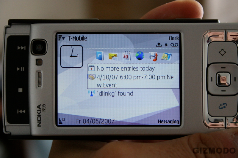 Illustration for article titled Gizmodo's Long-Ass Nokia N95 Review: Why it Rocks, Why it Sucks
